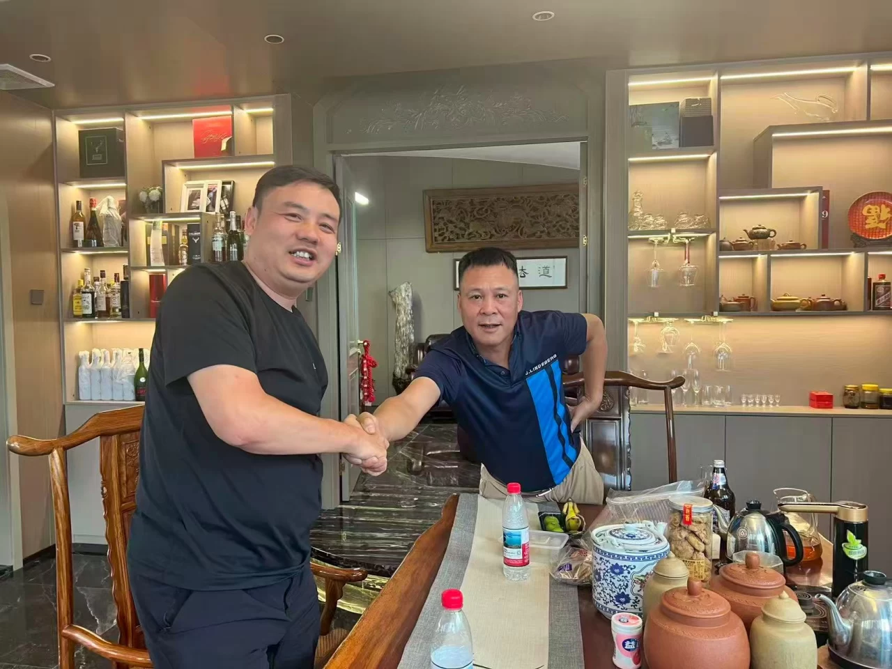 罗总与深圳港丰邓总达成合作意向