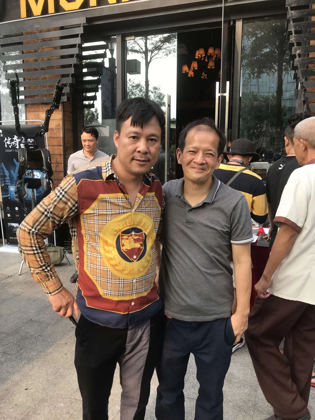 罗总与香港影视顾问黄总合影